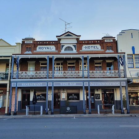 The Royal Hotel West Wyalong Exterior foto